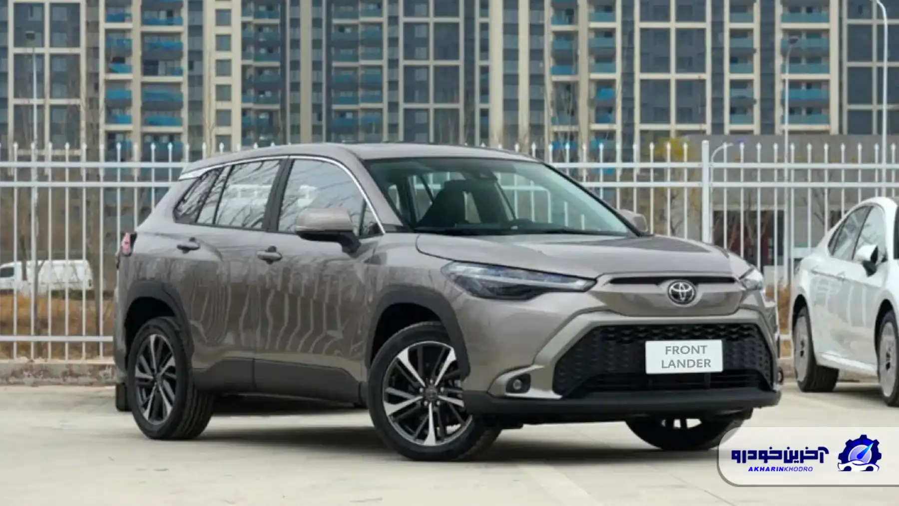 بررسی مشخصات تویوتا فرانت لندر ماهان صنعت پارس